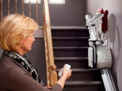 Treppenlift Wartung: Kosten sparen, wenn