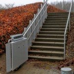External lift on straight external staircase
