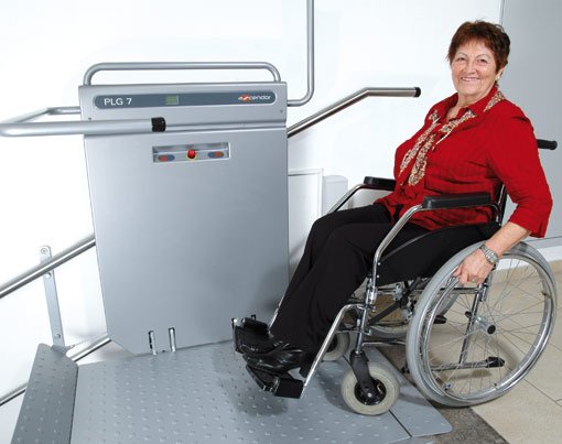 Platform lift for wheelchair users