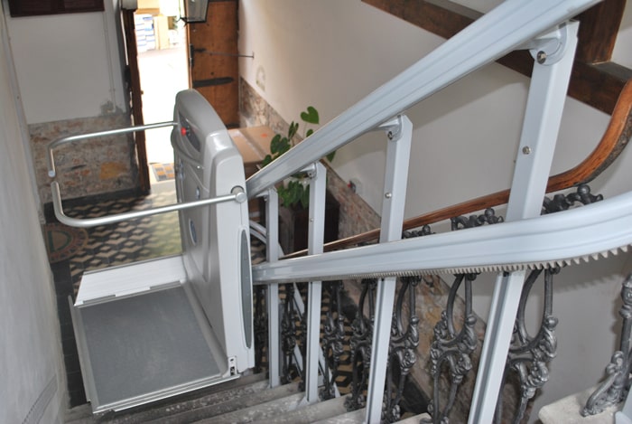 TKE Treppenlift Rollstuhlplattform Ansicht von oben