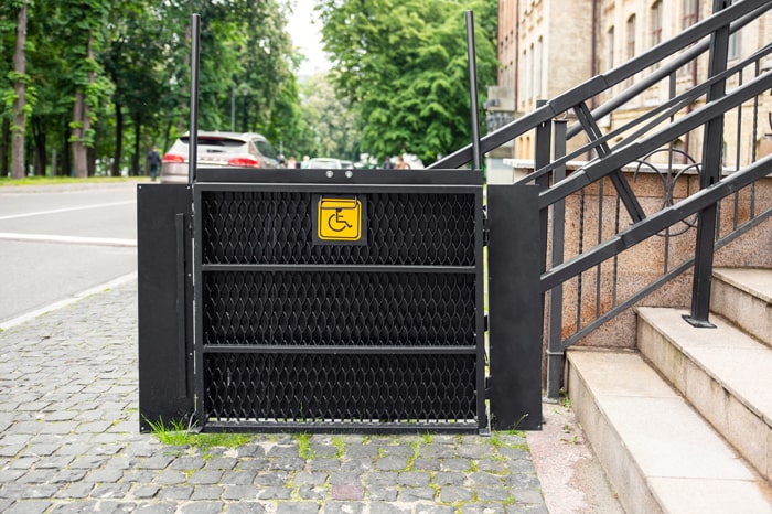 Treppe fuer behinderte Menschen