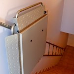Treppenlift für Rollstuhl an Kellertreppe