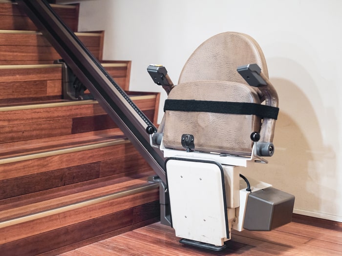 Treppenlift braun Leder