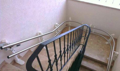 treppenlift schienen geländer